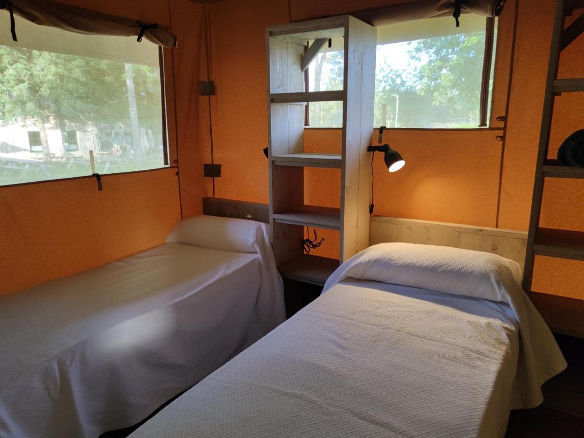 Teiraboa Base Camp Hotel Arzua Bagian luar foto