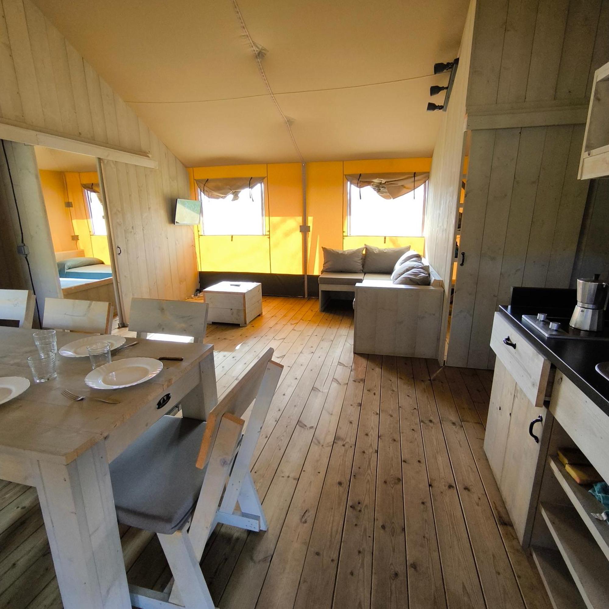 Teiraboa Base Camp Hotel Arzua Bagian luar foto